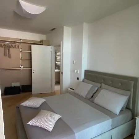 Sea View Embassy Appartement