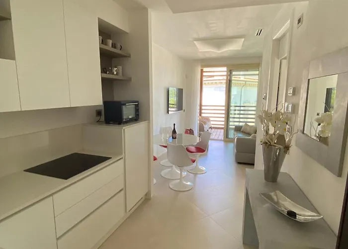 Sea View Embassy Apartamento *